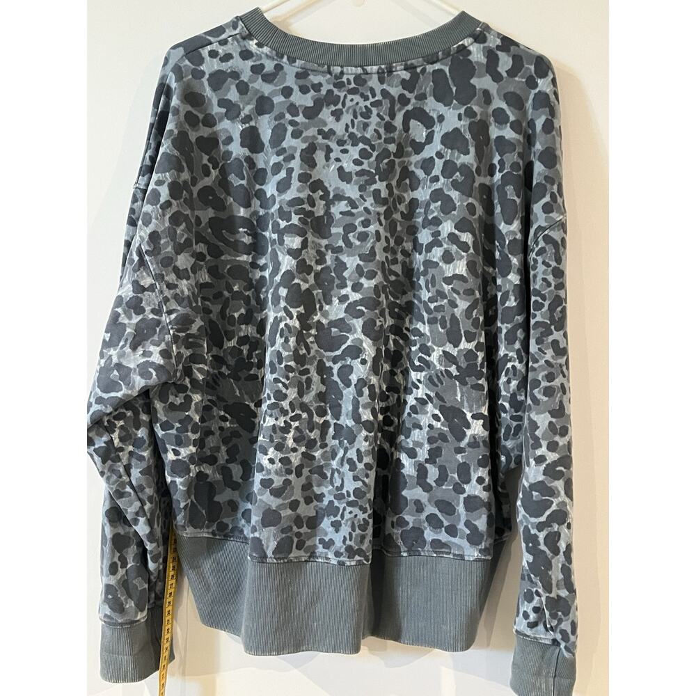 Joy Lab Women’s Cropped Leopard Print Relaxed Fit Sweatshirt Blue Gray Size XL
